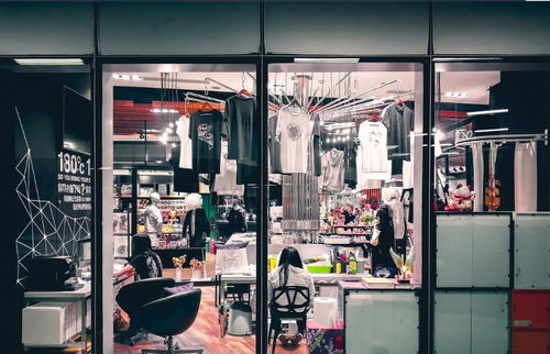 服裝批發(fā) 全國(guó)也只有這個(gè)地方價(jià)格最低 低到按斤賣(mài)