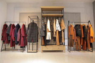 女裝尾貨品牌折扣老板偏愛(ài)走份批發(fā)的背后邏輯與輔料銷售策略